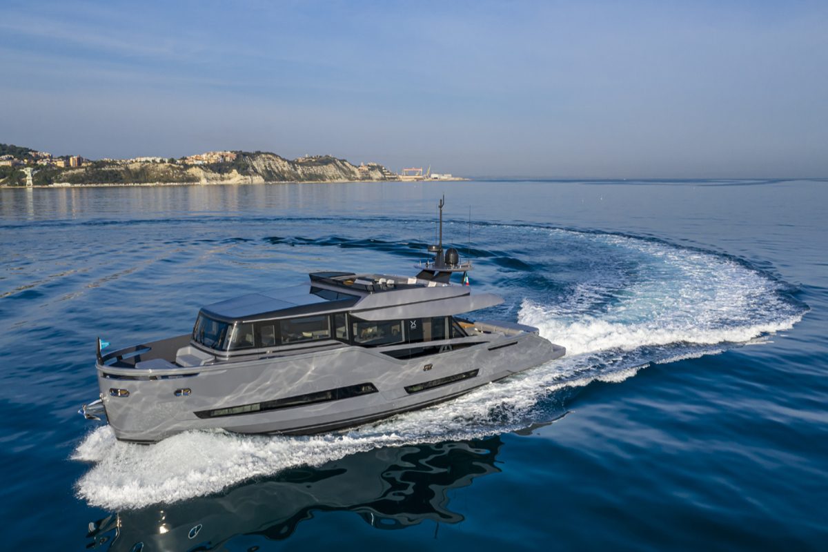 M/Y Haze